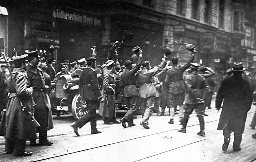 Bild 014: Demonstration am 7. November 1918 [Bildarchiv Hofmann]
