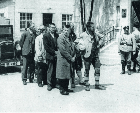 Bild 038: Sozialdemokraten werden nach Dachau gebracht [Bildarchiv Hofmann]